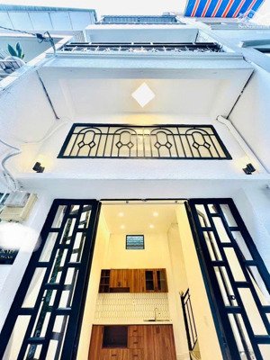 nhà nằm ngay khu vực đắc địa , cơ hội kinh doanh và cả ở lê văn duyệt, bình thạnh chỉ 1 tỷ 599