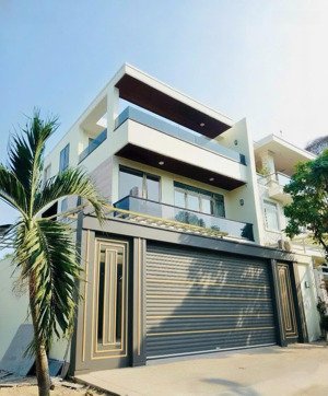 bán nhà mt khu an phúdiện tích lớndòng tiền mạnh vị trí vip dt:10,3x20cn:223,8m2 hđt:80tr/tháng