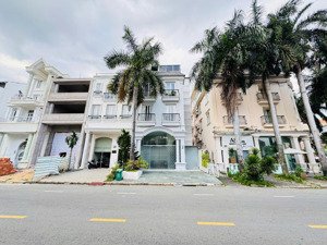 vip!! bán biệt thự khu nam thông 3 - quận 7 - dt 8x28m - 4 tầng - giá 40 tỷ - shr công chứng ngay