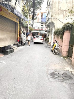 bán nhanh-ngõ quận uỷ cầu giấy-dt 40m-5t-mt5m-lô góc-ngõ thông-10m ra ô tô.