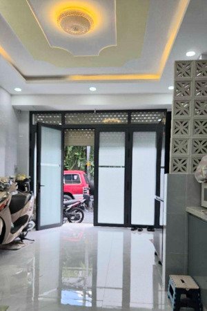 siêu phẩm, ngay hoàng văn thụ gần sân bay tân sơn nhất, 64m2, 4 tầng, loanh quanh 9tỷ