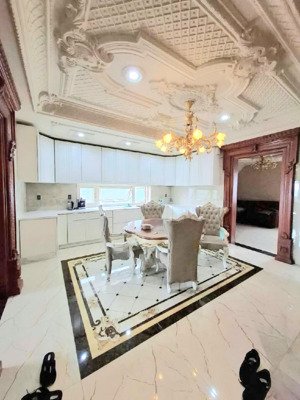 biệt thự mặt tiền khu vip tên lửa - nhà 6 tầng, thang máy, hồ bơi - 10x 20m bề thế