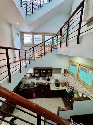 bán nhà hẻm ô tô cao bá quát. trung tâm tp nha trang dt 109,7m2 - giá 7.8 tỷ cách biển 1,3km