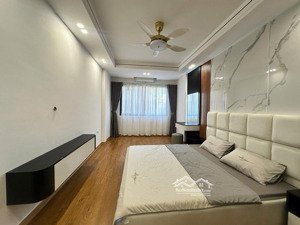 nhà đẹp đón tết chủ cần tiền bán gấp tt vĩnh phúc dt 70m2 2pn khách bếp full nội thất 4 tỷ nhỉnh