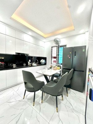 phân lô hiếm phố vọng nhà mới thang máy mặt tiền 4m một nhà ra phố