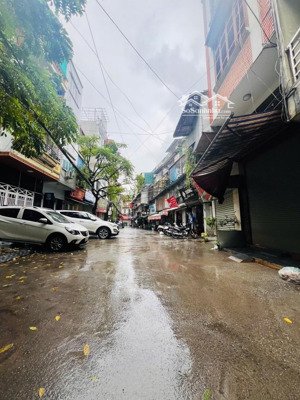 phân lô ô tô phố thanh nhàn 5 tầng full nội thất dân xây nhà hai mặt ngõ thoáng trước sau