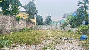 chủ đang cần tiền bán gấp 391m lô đất vị trí vàng cách trục chính phan đình giót -nhuận trạch .130m