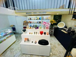 bán nhà tập thể tầng 1 trung tâm đống đa,30m2 ngõ ô tô, mở cửa là thấy mặt phố giá chỉ 2,7 tỷ