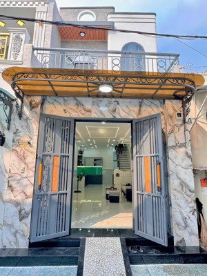 siêu phẩm chân dài đẹp như hoa hậu địa chỉ: / đường số 8, p bhh, q. bình tân, diện tích: 4x 16,5m