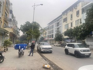 liền kề văn phú hà đông. 105m2 x 5 tầng, mt 5m chỉ 24 tỷ. vỉa hè, thang máy, ô tô, kinh doanh.