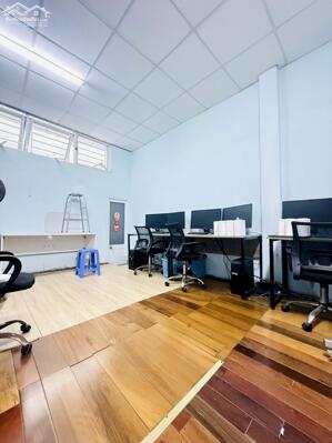 Bán Nhà Ấp Đông 6. 110m2.2 Tầng. Ngang 6m Đường 5m. Thông Xe hơi ngủ trong nhà. 50m ra Trịnh Thị Miếng,180m ra Tô Ký.