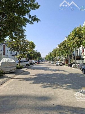 bán biệt thự dương nội 160m², mặt tiền 8m, 4 tầng, nội thất cao cấp. giá 31.5 tỷ