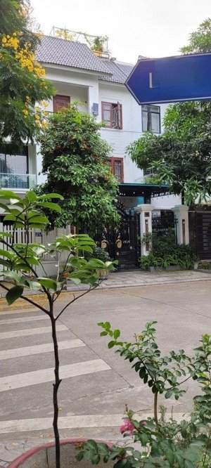 quá hời -- biệt thự văn quán -- 1 nhà ra mp nguyễn khuyến -- hoàn thiện đẹp tuyệt vời