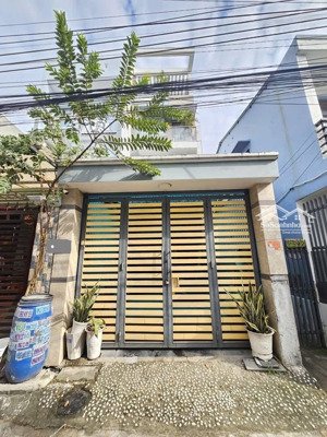 bán nhà gần trung tâm hành chính dĩ an - 1 trệt 3 lầu sân ô tô