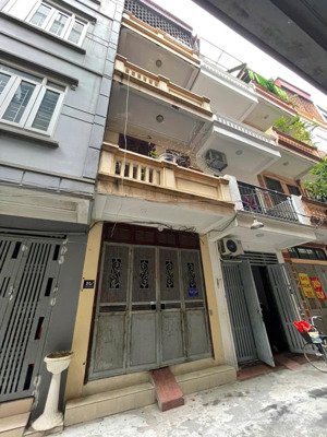 khu nhà ở quốc hội , 60m2, ô tô vào nhà , lương thế vinh