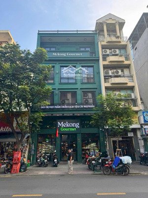 ngay bến nghé! bán mặt tiền đinh tiên hoàng, quận 1- dt:8x20m- xd: 1 hầm 7 tầng -giá chỉ: 50 tỷ tl