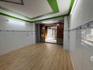 nhà 2 tầng-tam bình-72m2 ( 4x18)-500m ra phạm văn đồng-gần gigamaill-sổ hồng-hoàn công-4.5 tỷ tl.