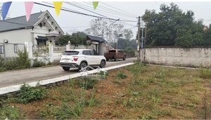 chủ cần tiền bán 100m2, mt5.25, ô tô đỗ cửa, full thổ cư, gần cổng 8 đại học qg hòa lạc, giá 3,4 tỷ