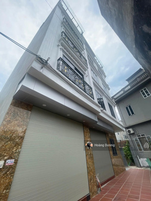 nhà xây độc lập - 47m2 - 4 tầng. 15m oto tránh, ngõ xe chạy thông. 1km đại lộ thăng long. 20p tt hn