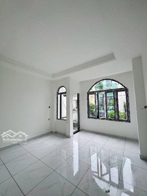 gấp bán nhanh nhà đẹp khu phân lô đẹp ở ngay đường 827 sát nguyễn duy trinh