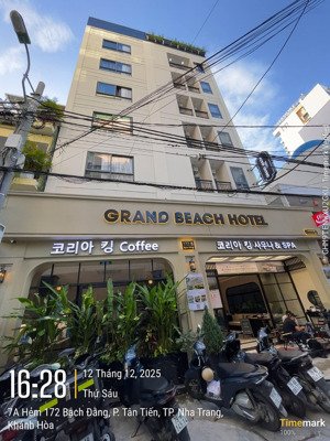 bán khách sạn 7 tầng hẻm thông đường bạch đằng rộng 5m , ngang 11m , cho thuê 120 triệu / tháng