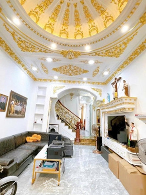 vip trung tâm tân phú -siêu phẩm 4 tầng btct- hẻm thông 8m gần siêu thị aeon - dt 4m x 15,5m