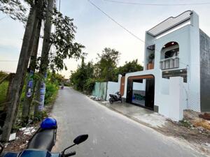 bán nhà mới đường nhựa 5x26.7m , xã Mỹ Hạnh Nam, Đức Hòa ,Long An. Giá 3 tỷ 450 triệu.