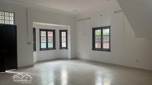 cho thuê biệt thự sân vườn rộng đường nguyễn văn hưởng, thảo điền thích hợp ở hoặc làm văn phòng