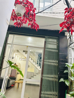 hơn 5 tỷ tí có ngay nhà quận 3, 2 mt hẻm rộng trước - sau thoáng cách mạng tháng tám, 3 tầng, 4 pn