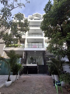 cho thuê nhà nguyên căn hầm, 5 lầu giá 70tr tại kđt him lam, tân hưng