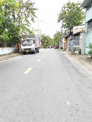 bán nhà mặt tiền đường tân thới nhì 2, hóc môn. 3 tầng. 5,2 tỷ giảm còn 5 tỷ.