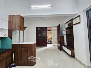 chỉ hơn 8 tỷ có ngay nhà full nt đón tết! đội cấn, cách ô tô chưa tới 50m, ngõ thông, 45m*5t, ko qh