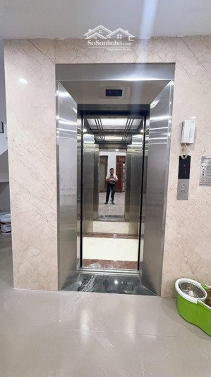 bán nhà ngõ thông ô tô 7 chỗ vào nhà hơn 60m2 8 tầng thang máy mặt tiền rộng 24,5 tỷ