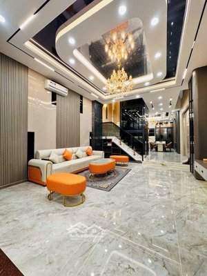 nhà 5 tầng tặng full nội thất đường hà huy giáp phường thạnh xuân ,q12, dt 122m2 (5mx25m)thang máy