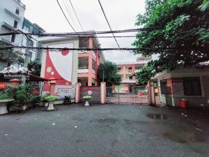 chỉ hơn 5 tỷ sở hũu ngay căn nhà 4 tầng ô tô đỗ cửa - kim giang