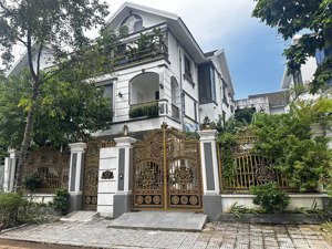 rẻ nhất văn phú biệt thự 220m2, thang máy, full nội thất, chỉ việc xách vali về ở, vị trí đắc địa