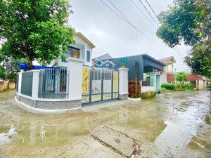 cần bán nhanh ngôi nhà 2 tầng gần công nghệ cao hoà lạc