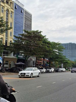 bán tòa nhà mặt tiền trương văn bang - q2 - 7 x18m - 1 hầm 7 tầng giá 48 tỷ cho thuê 150 tr/t