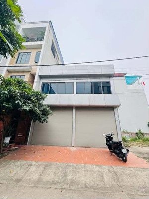 phân lô vỉa hè - ngõ ô tô tránh - điểm vàng làm văn phòng, ccmn cực kỳ hợp lý