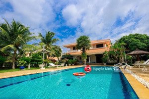 bán biệt thự mũi né domaine 1020m2, view biển có hồ bơi giá rẻ 2x tỉ rẻ hơn 30% so với thị trường