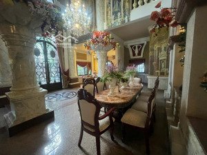 biệt thự mặt tiền đẹp nhất nguyễn văn hưởng compound - 900m2 - nội thất cao cấp - bán 197 tỷ còn tl