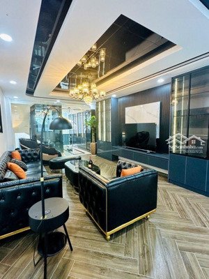 tân hoà đông - giáp quận 6 -nhà đẹp, ngang 4x18 - 5 tầng - có thang máy. hẽm xe hơi 6m, nhỉnh 8 tỷ