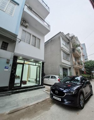 chính chủ em bán nhà hoàng liệt hoàng mai phân lô ô tô tránh 40.7m2 x 4.5 tầng kinh doanh vp