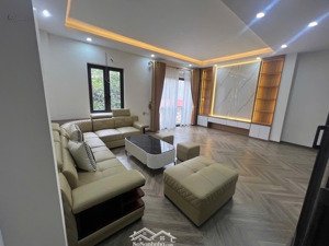 tái định cư siêu phẩm nhà mới toanh
ô tô 7 chỗ đỗ cổng 3 bước ra ô tô tải tránh
35m 6 tầng