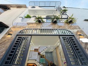 chủ cần bán nhà 1 trệt 1 lầu 2pn 3wc hai bà trưng, p.8, quận 3 giá 3 tỷ 300 shr công chứng liền