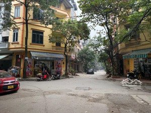 đất phân lô _ oto _hồ tùng mậu hơn 10 tỷ sau quy hoạch cách phố 15m bán đất tặng nhà cấp