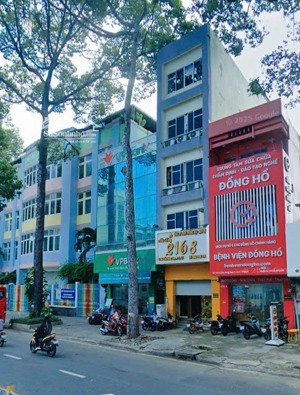 mặt tiền trần hưng đạo sát q1, dt 4x20m, trệt 4 lầu,12ph 13wc, thang máy, giá chỉ 65tr/th