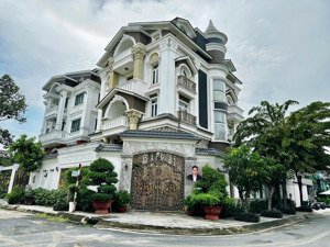 siêu phẩm biệt thự đẹp compound thảo điền 1, góc 2 mt nguyễn văn hưởng - thảo điền - dt: 22x30m