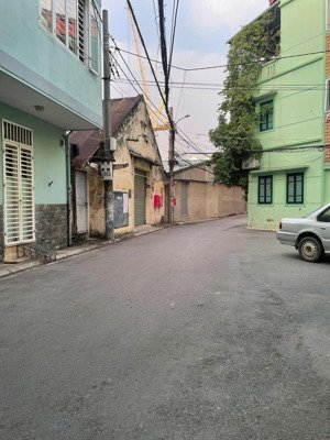 chính chủ cần bán nhà tại phố ẩm thực ngọc lâm đường ô tô tránh