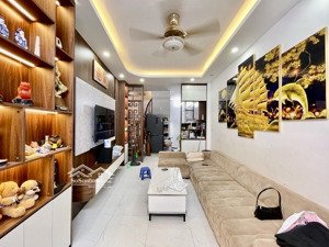 hơn 7 tỷ nhà ngọc thuỵ 45m2- gần công viên-chợ-5 tầng-full nội thất-sổ vuông-gần cầu